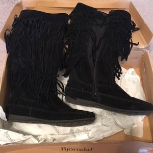 Björndal black tasseled moccasin boots